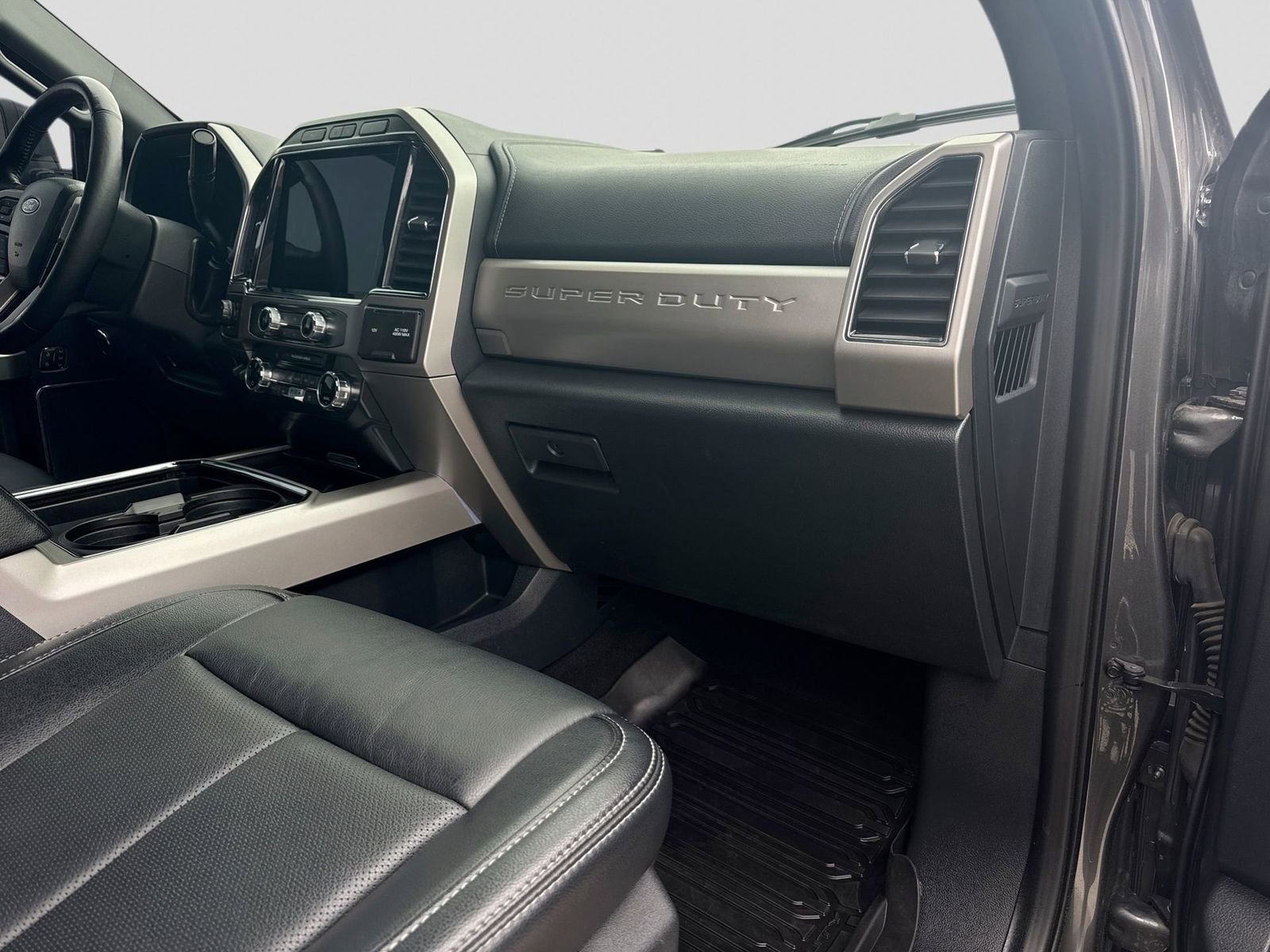 Certified 2022 Ford F250 Lariat w/ Tremor Off-Road Package image 17