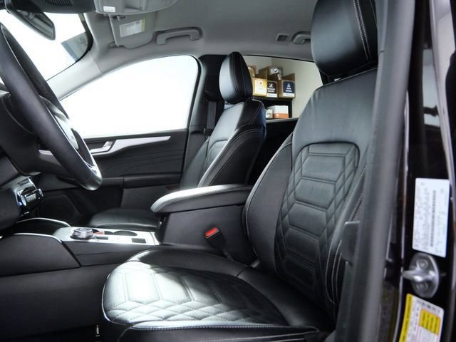 Certified 2023 Ford Escape Platinum w/ Premium Technology Package AWD/4WD image 16