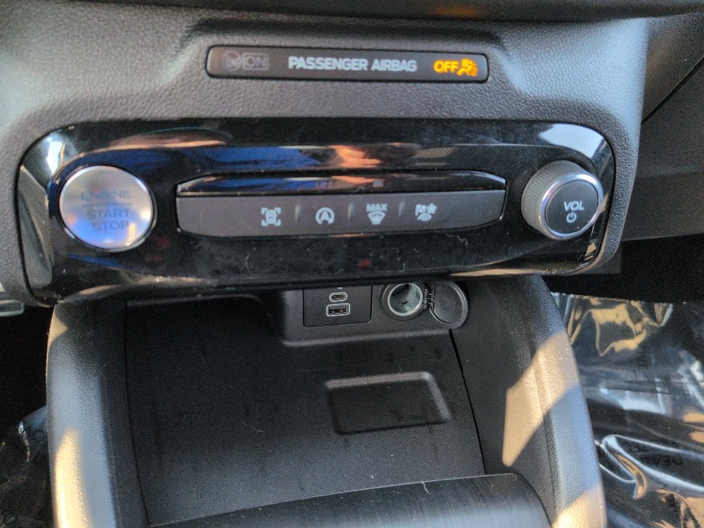 Certified 2024 Ford Escape ST-Line w/ Tech Pack #1 AWD/4WD image 12