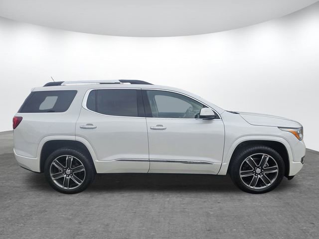 Used 2017 GMC Acadia Denali w/ Technology Package image 3