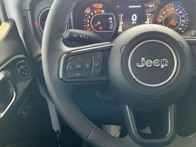 Used 2026 Jeep Wrangler Unlimited Rubicon AWD/4WD image 11
