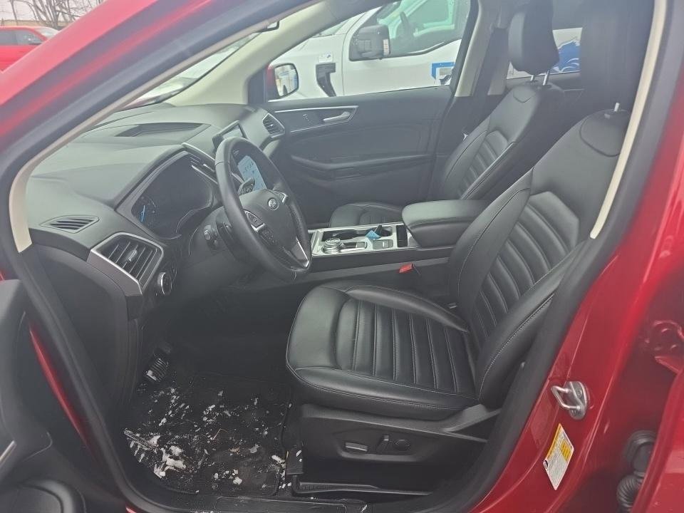 Certified 2024 Ford Edge SEL w/ Convenience Package image 4