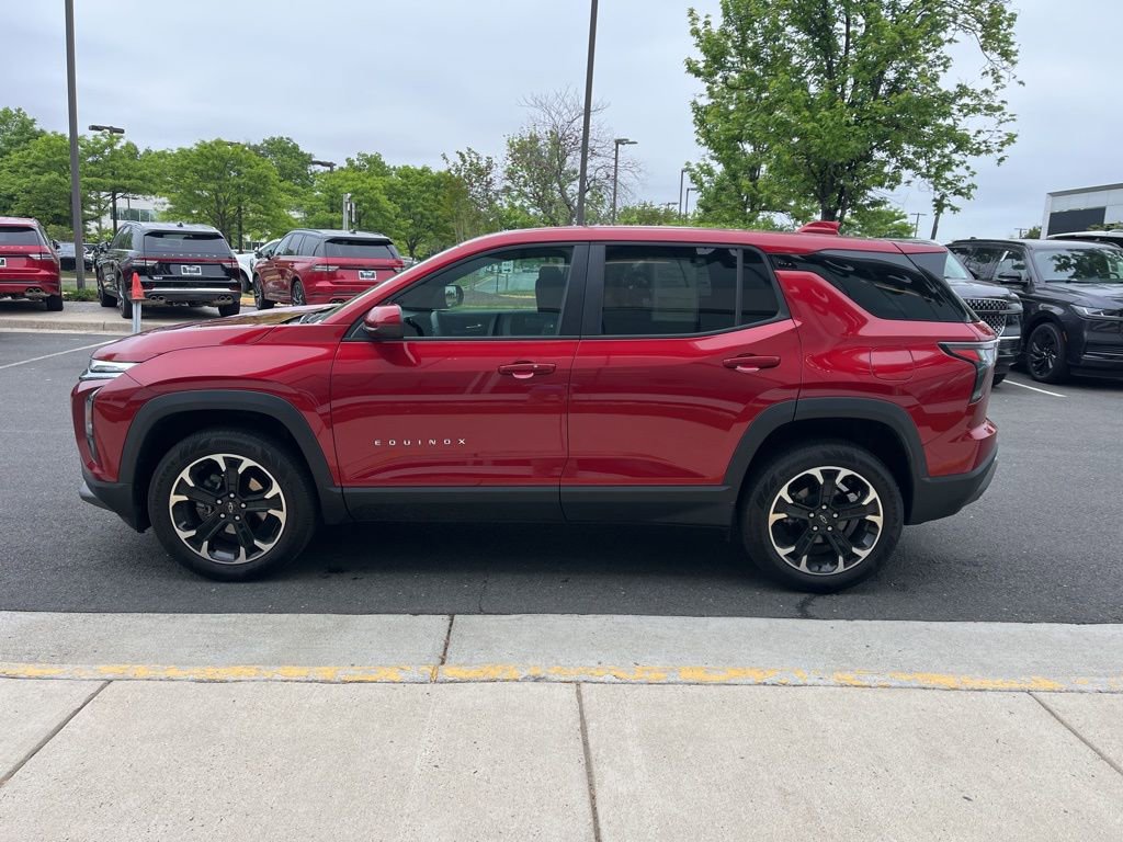 Used 2025 Chevrolet Equinox LT AWD/4WD image 6