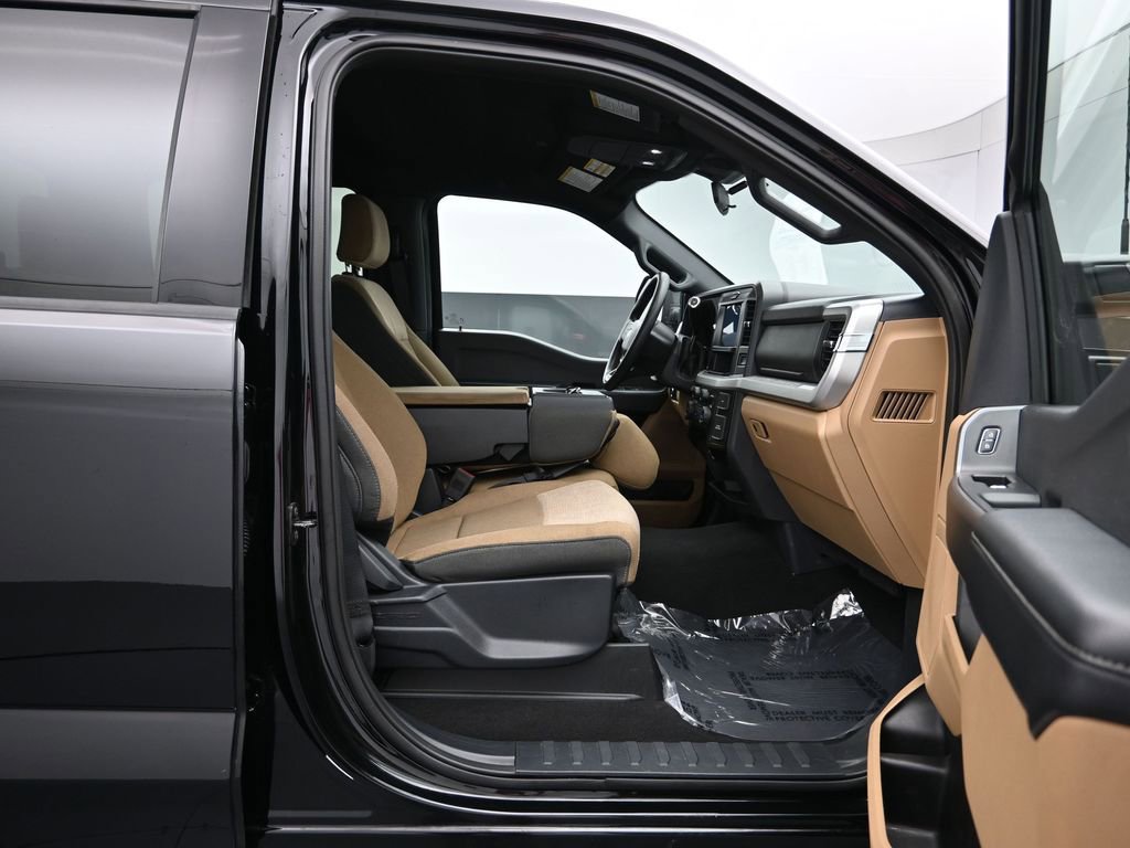 Certified 2025 Ford F250 XLT image 27