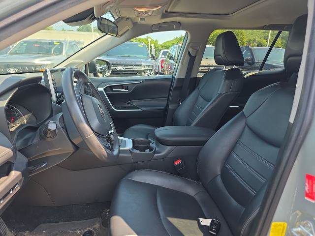 Used 2021 Toyota RAV4 XLE Premium AWD/4WD image 23