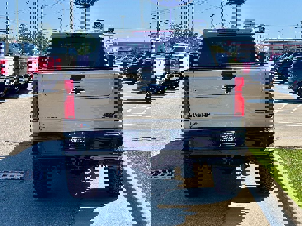 Used 2026 Chevrolet Silverado 2500 ZR2 AWD/4WD image 5