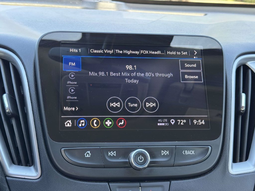 Used 2025 Chevrolet Malibu LT FWD image 3