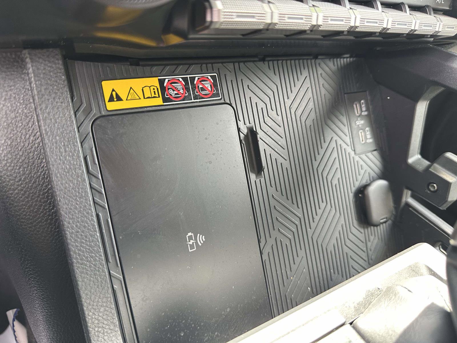 Used 2024 Toyota Tacoma Limited w/ Limited Package (LT) AWD/4WD image 25