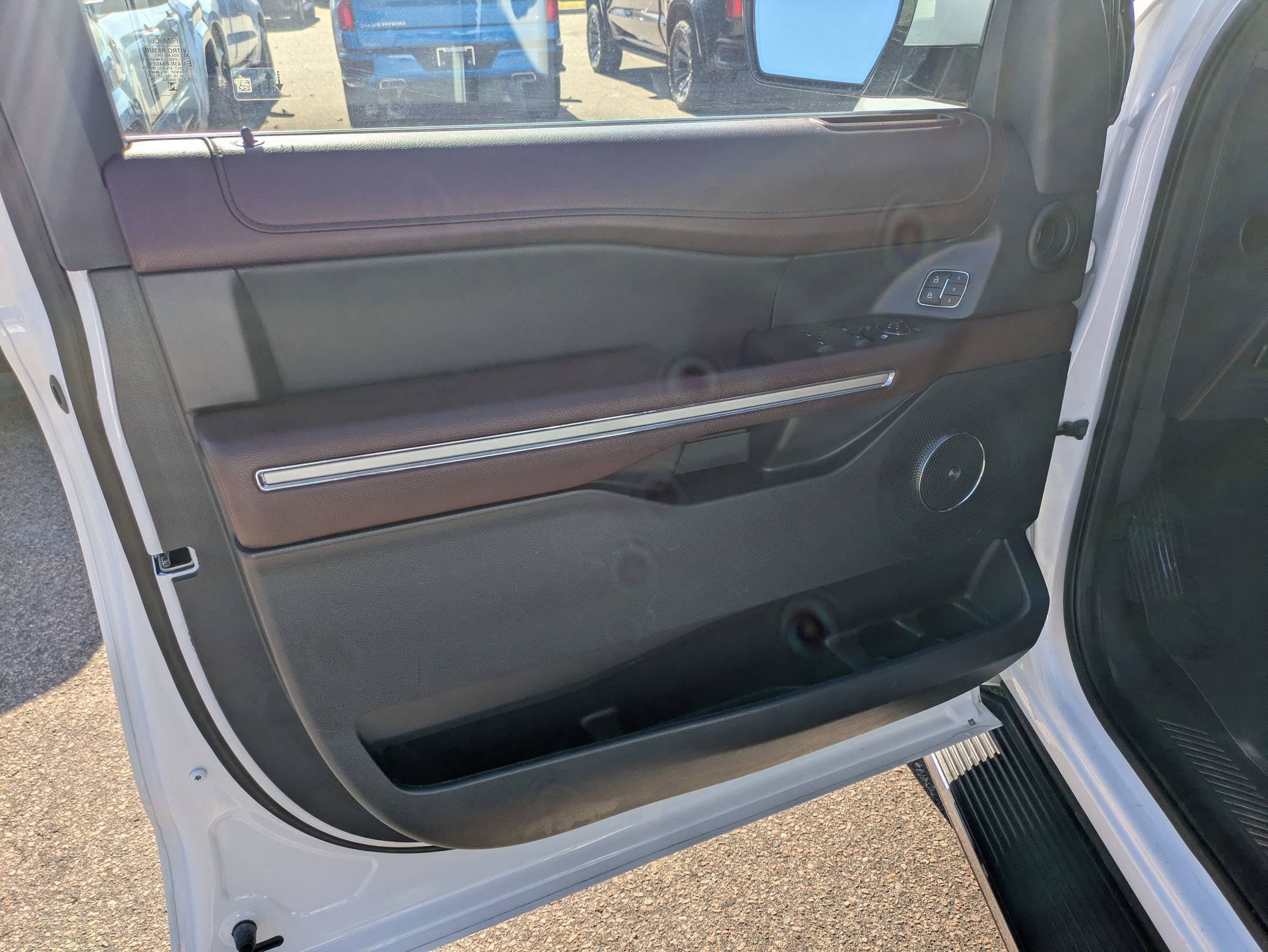 Certified 2023 Ford Expedition Limited image 12