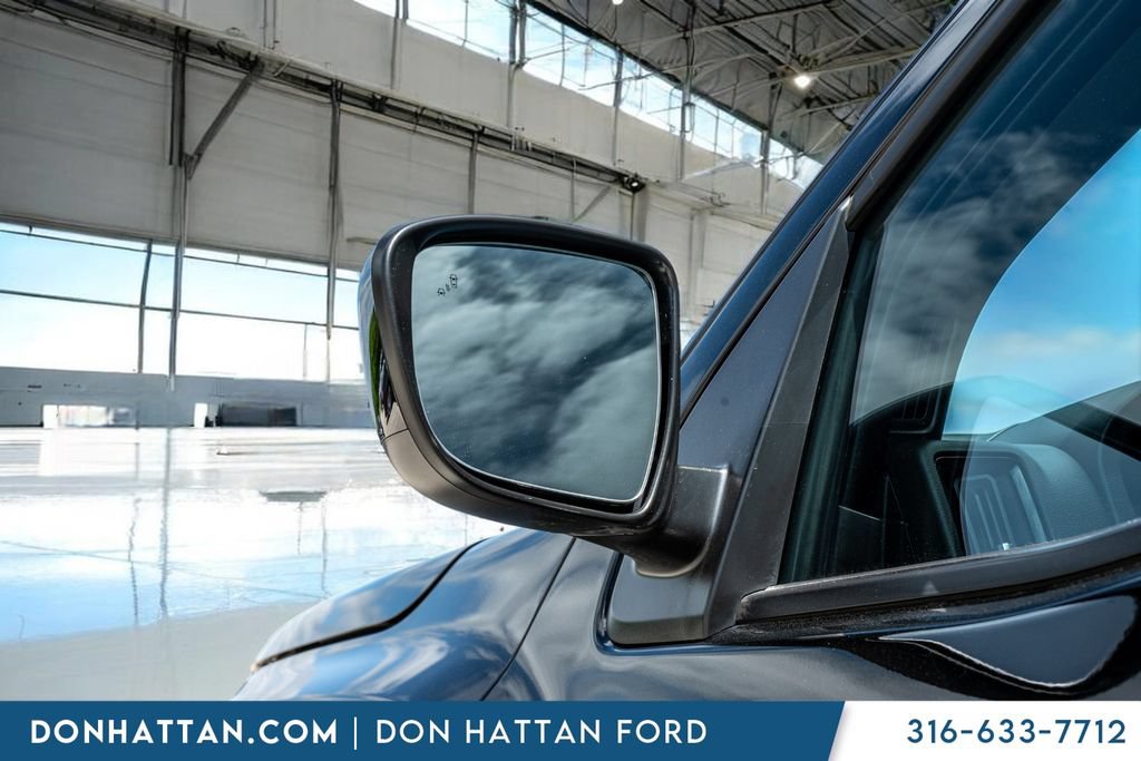 Used 2025 Nissan Frontier PRO-4X AWD/4WD image 29