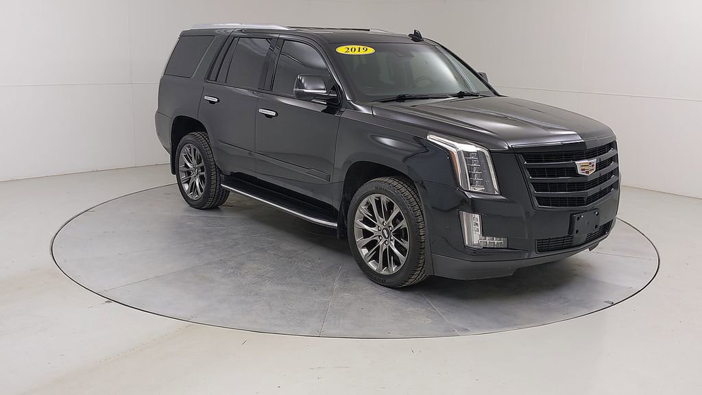 Used 2019 Cadillac Escalade Premium Luxury w/ Escalade Sport Edition AWD/4WD image 12