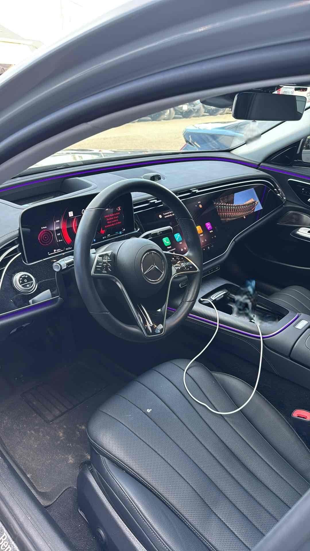 Used 2025 Mercedes-Benz E 350 4MATIC Sedan image 7