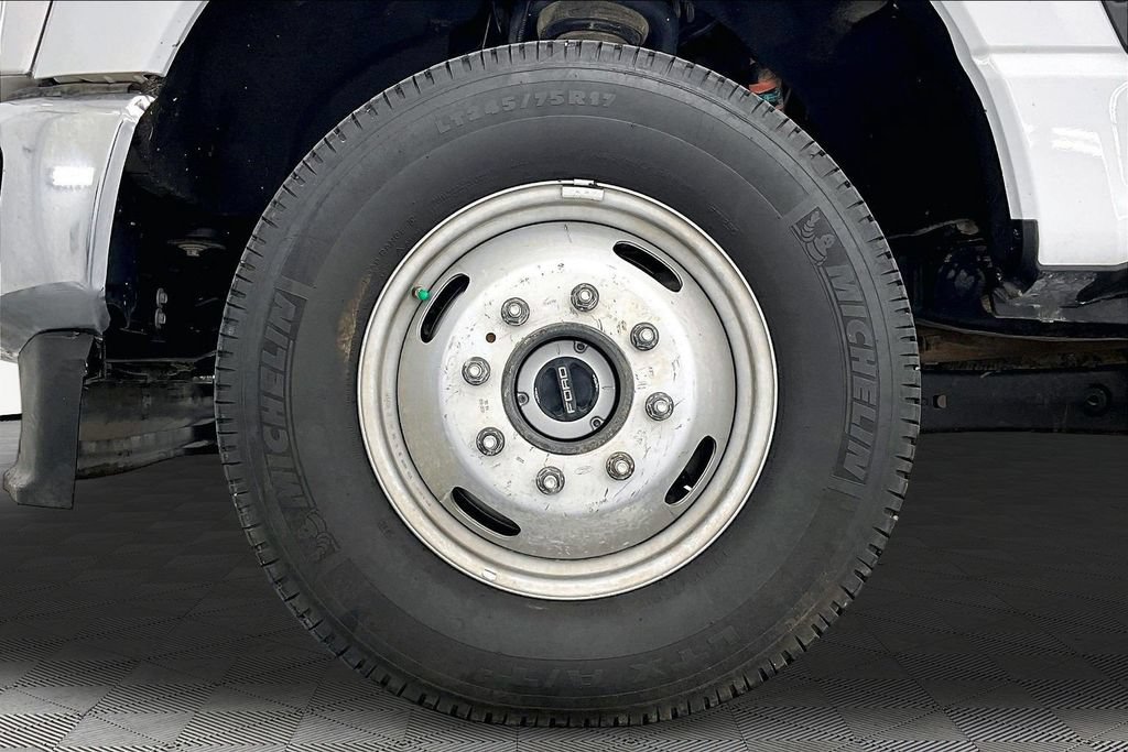 Certified 2025 Ford F350 XLT w/ FX4 Off-Road Package AWD/4WD image 9