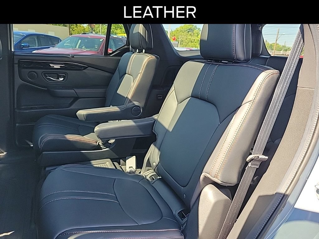 Used 2024 Honda Pilot TrailSport image 12