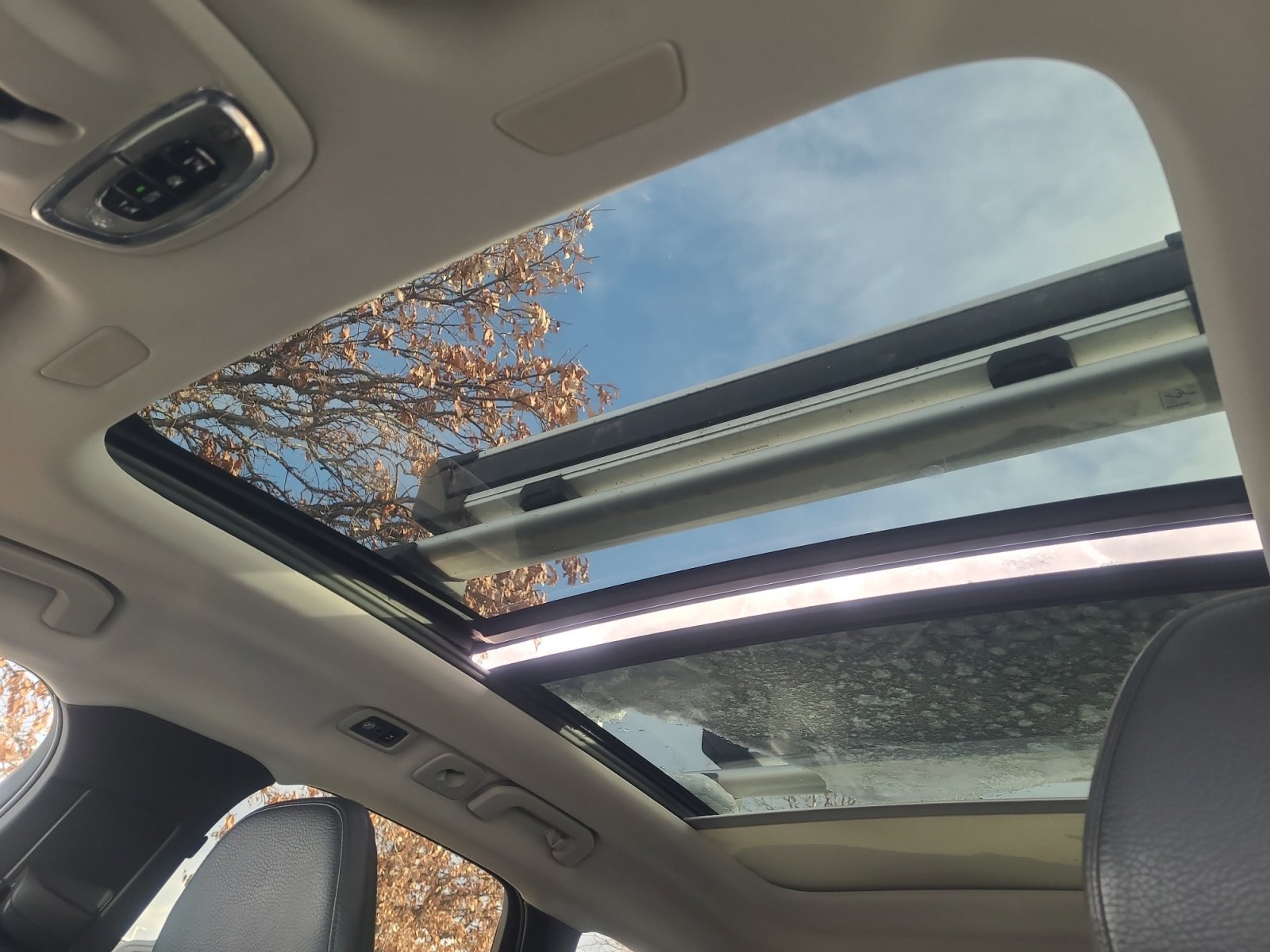 Used 2019 Volvo XC60 T5 Momentum w/ Premium Package image 31