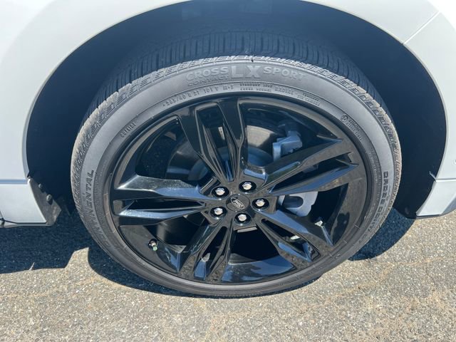 Certified 2024 Ford Edge ST w/ Equipment Group 401A AWD/4WD image 9