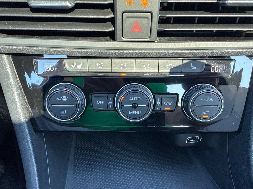 Used 2019 Volkswagen Jetta R-Line w/ R-Line Cold Weather Package FWD image 26
