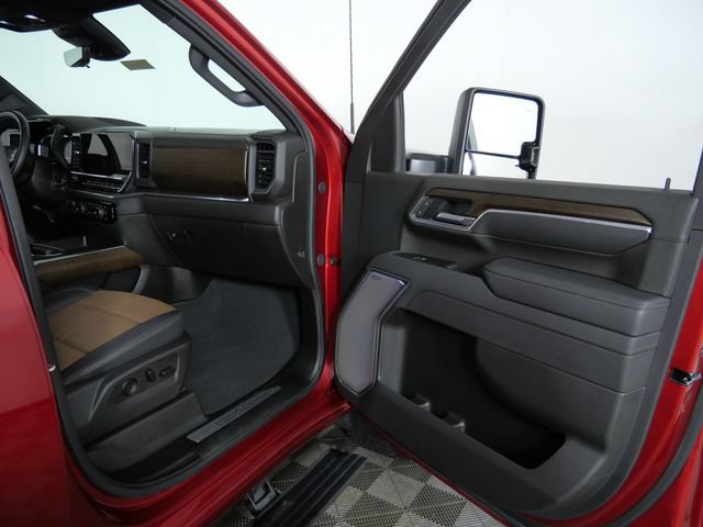 Used 2025 Chevrolet Silverado 3500 High Country w/ Technology Package AWD/4WD image 10