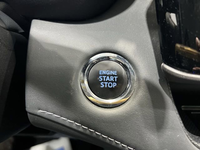 Used 2022 Toyota Highlander XLE FWD image 15