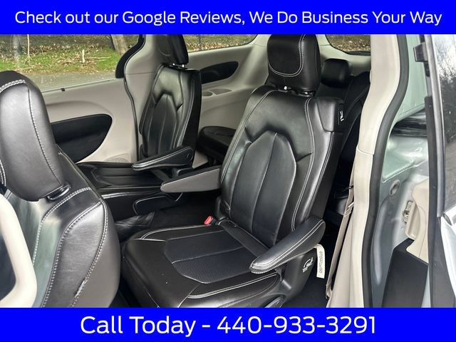 Used 2023 Chrysler Pacifica Touring-L FWD image 30