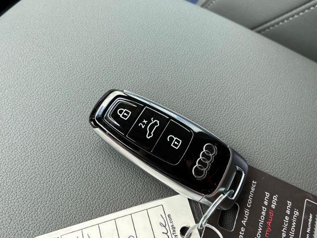 Used 2025 Audi Q8 Premium Plus AWD/4WD image 29