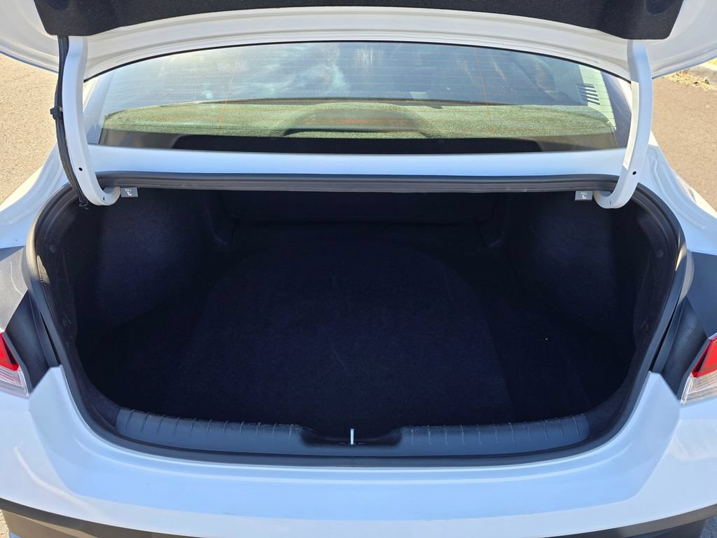 Used 2025 Hyundai Elantra SEL FWD image 32