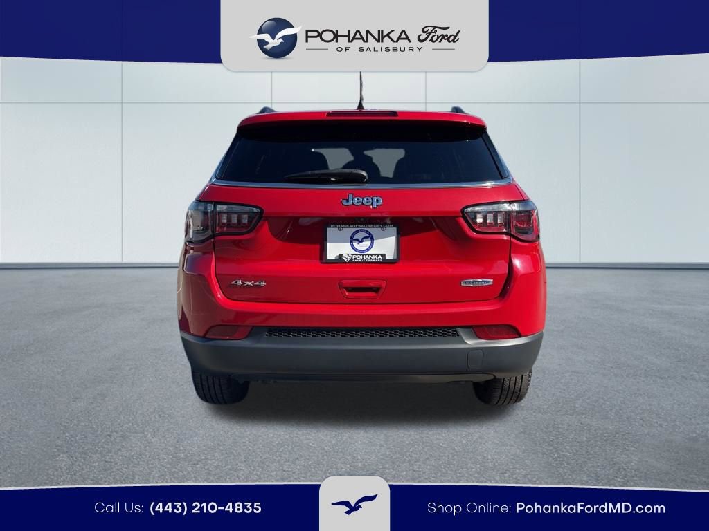 Used 2024 Jeep Compass Latitude AWD/4WD image 6