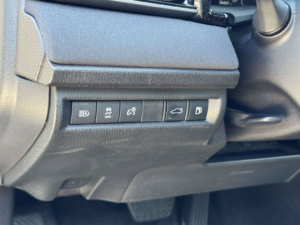 Used 2025 Toyota Camry LE FWD image 10