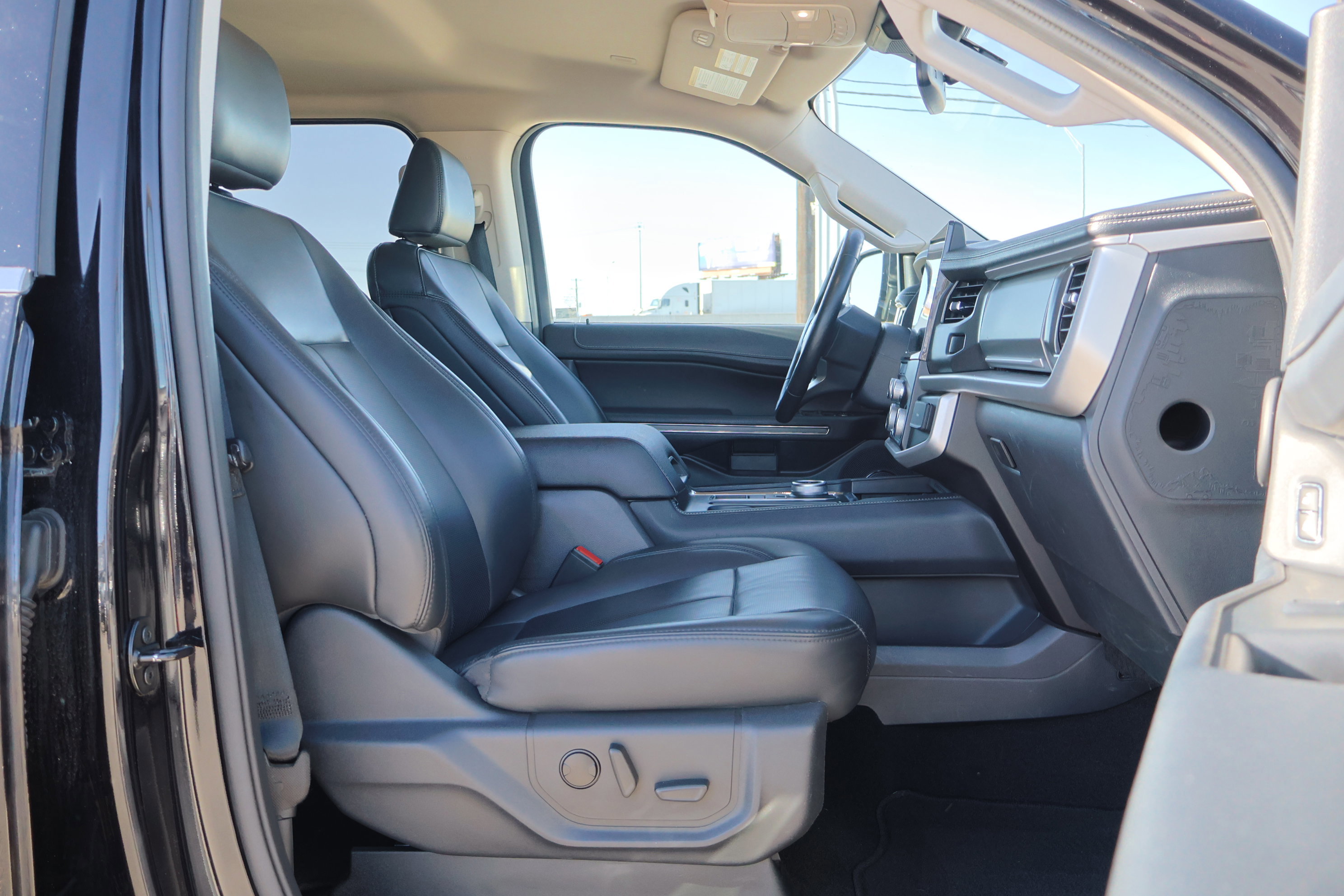 Certified 2024 Ford Expedition Max XLT image 42