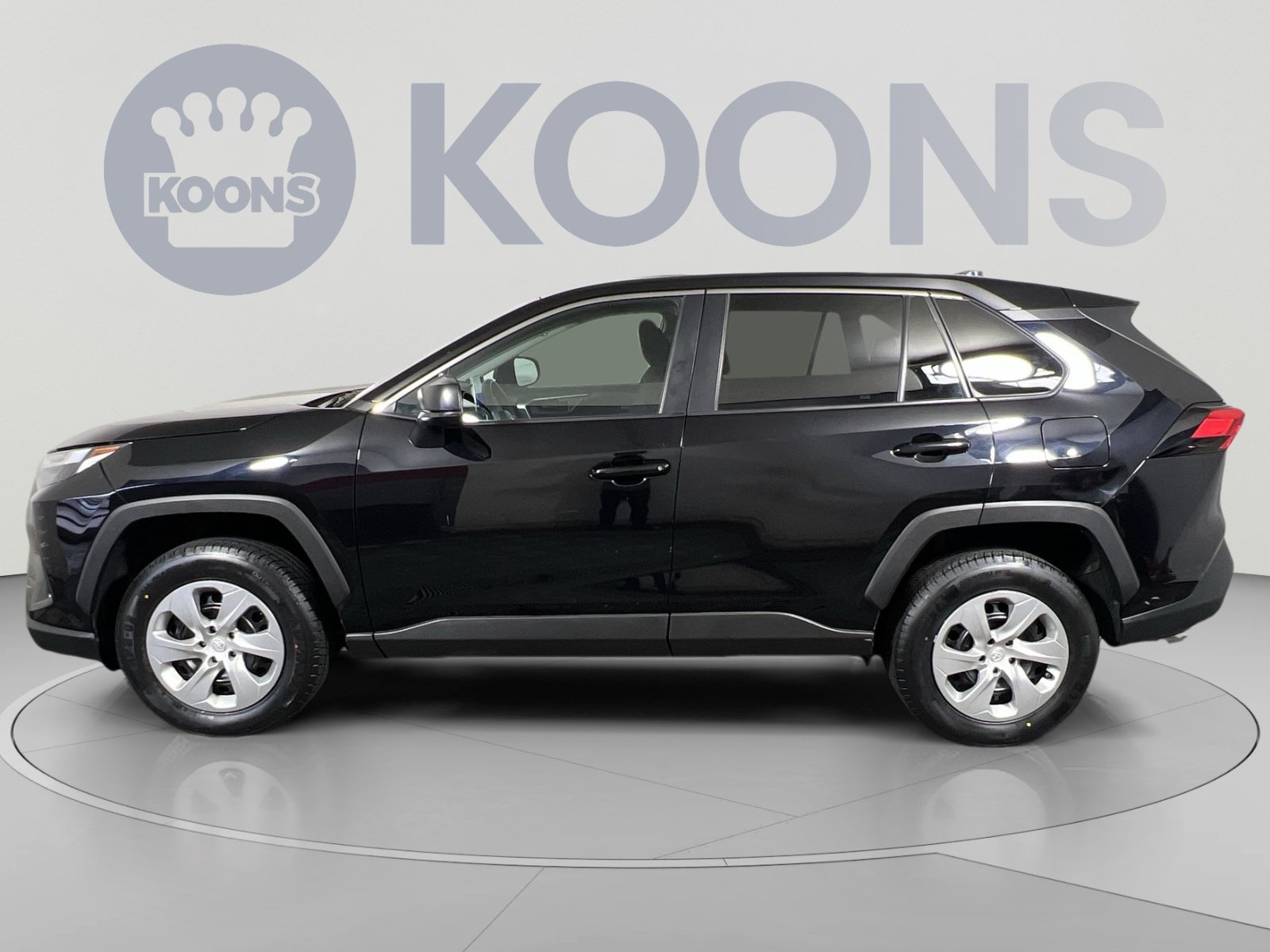 Used 2023 Toyota RAV4 LE FWD image 7