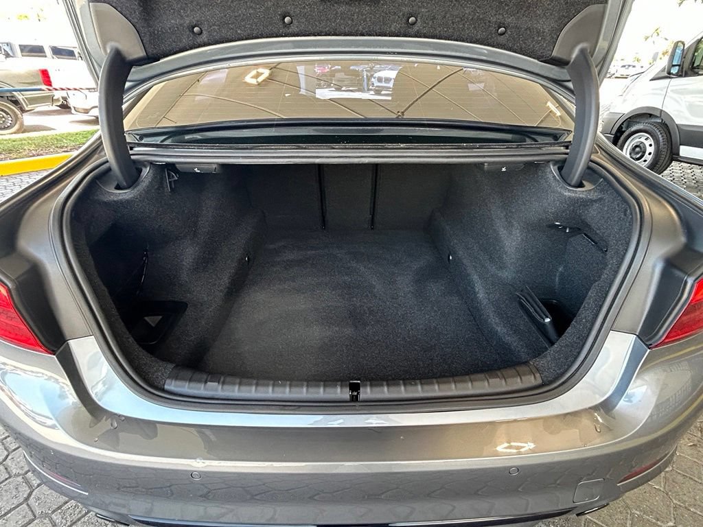 Used 2020 BMW 530i w/ Convenience Package RWD image 32