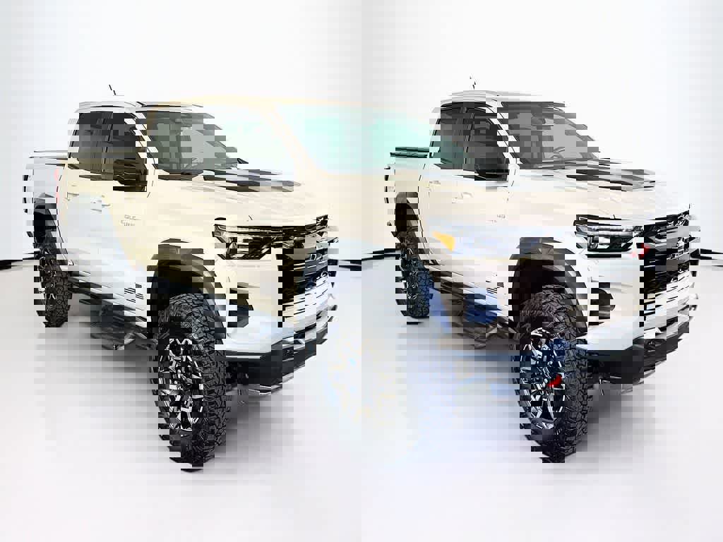 Used 2024 Chevrolet Colorado ZR2 w/ Safety Package image 7