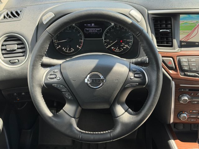 Used 2020 Nissan Pathfinder Platinum w/ Cargo Package AWD/4WD image 16