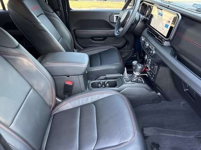 Used 2025 Jeep Gladiator Rubicon w/ Safety Group AWD/4WD image 23