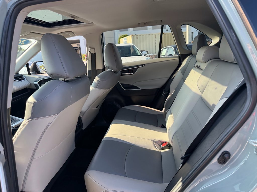 Used 2021 Toyota RAV4 XLE Premium FWD image 12