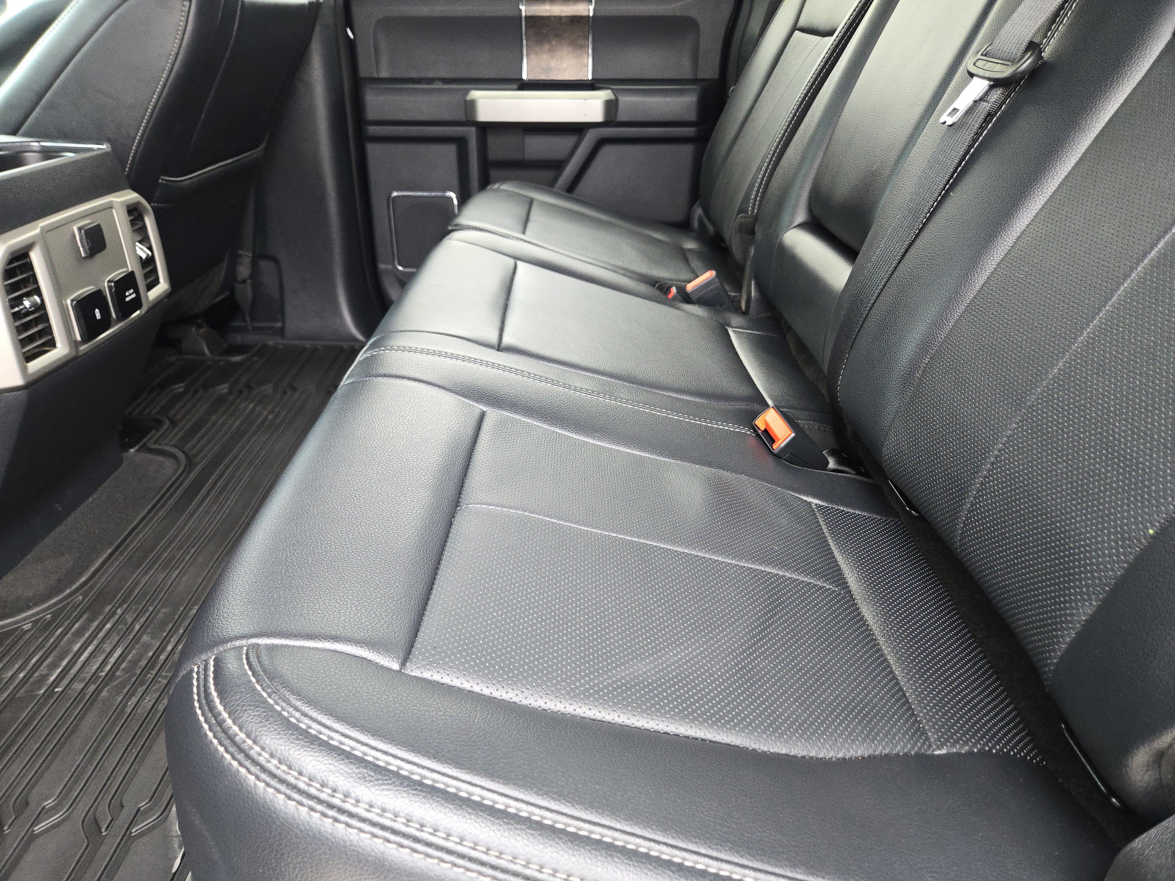 Certified 2022 Ford F250 Lariat w/ Tremor Off-Road Package image 29