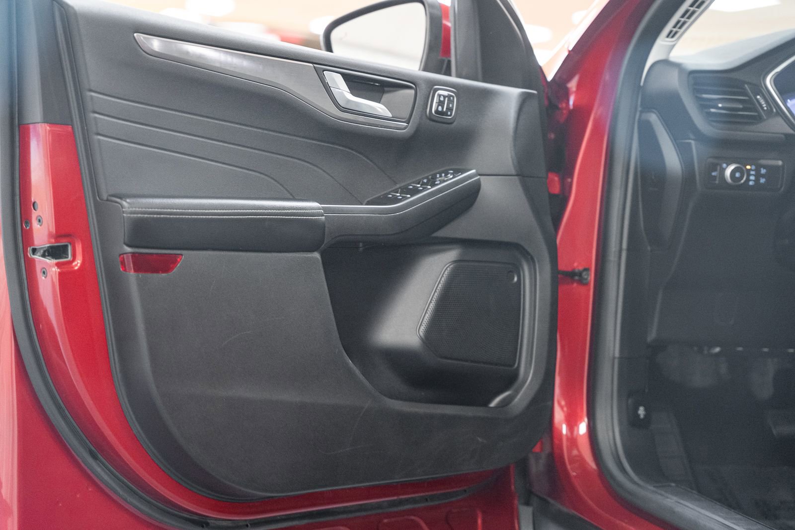 Certified 2022 Ford Escape Titanium image 46