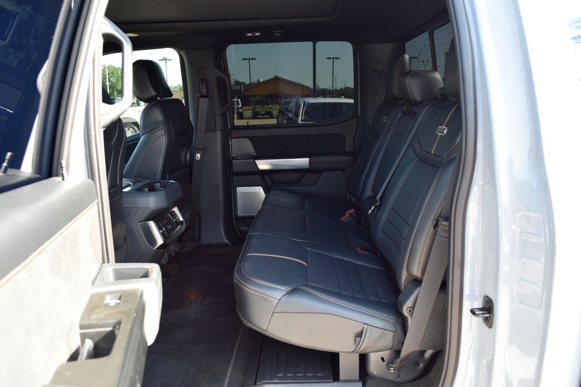 Certified 2024 Ford F250 Platinum w/ FX4 Off-Road Package AWD/4WD image 19