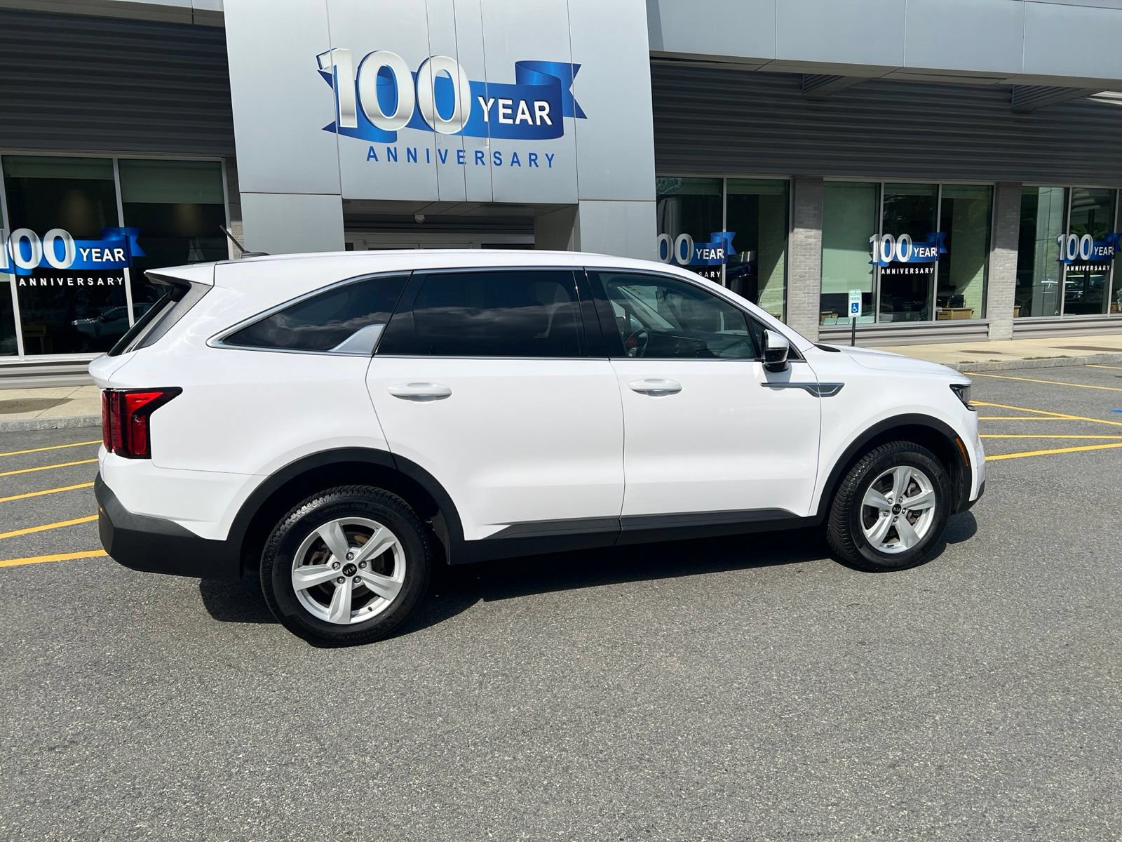 Used 2021 Kia Sorento LX AWD/4WD image 10