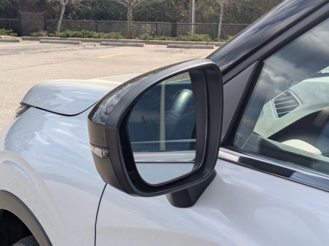 Used 2023 Mitsubishi Outlander SE image 13