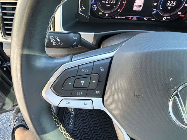 Used 2023 Volkswagen Atlas SEL AWD/4WD image 32