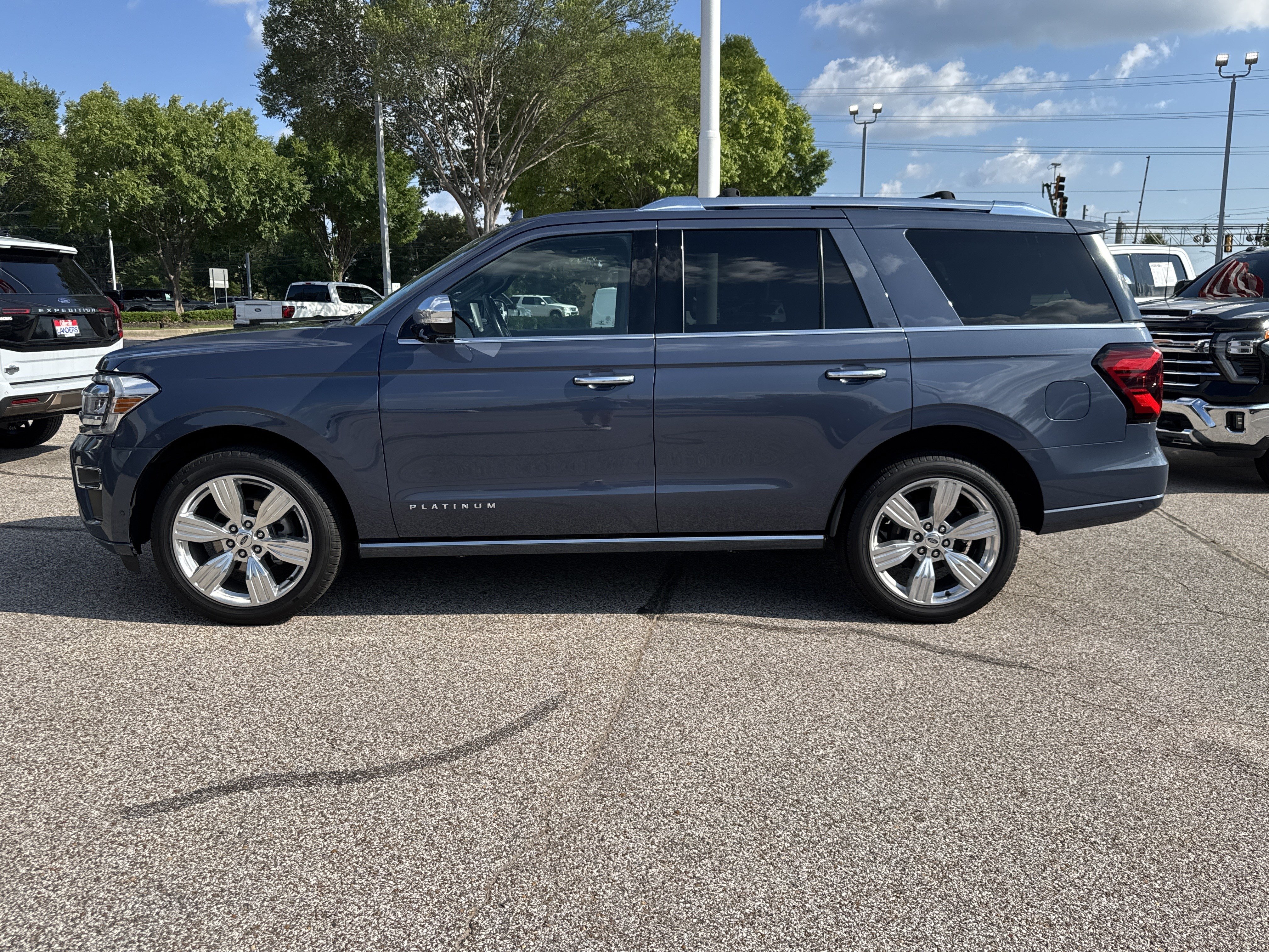 Certified 2022 Ford Expedition Platinum RWD image 6