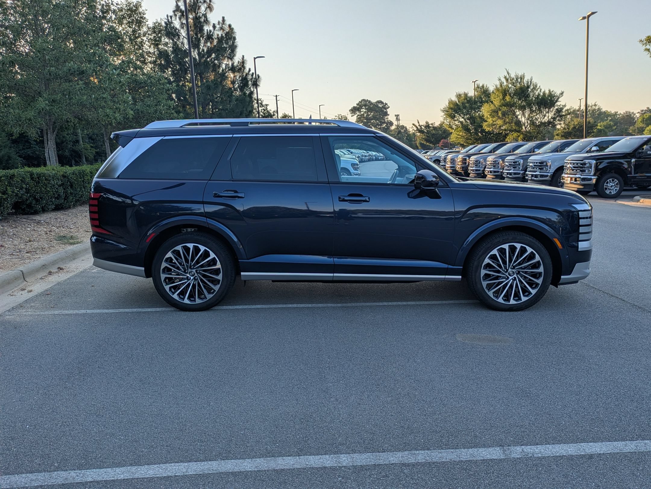 Used 2026 Hyundai Palisade Calligraphy AWD/4WD image 3