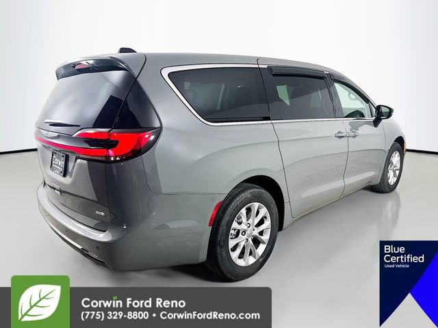 Used 2024 Chrysler Pacifica Touring-L AWD/4WD image 9