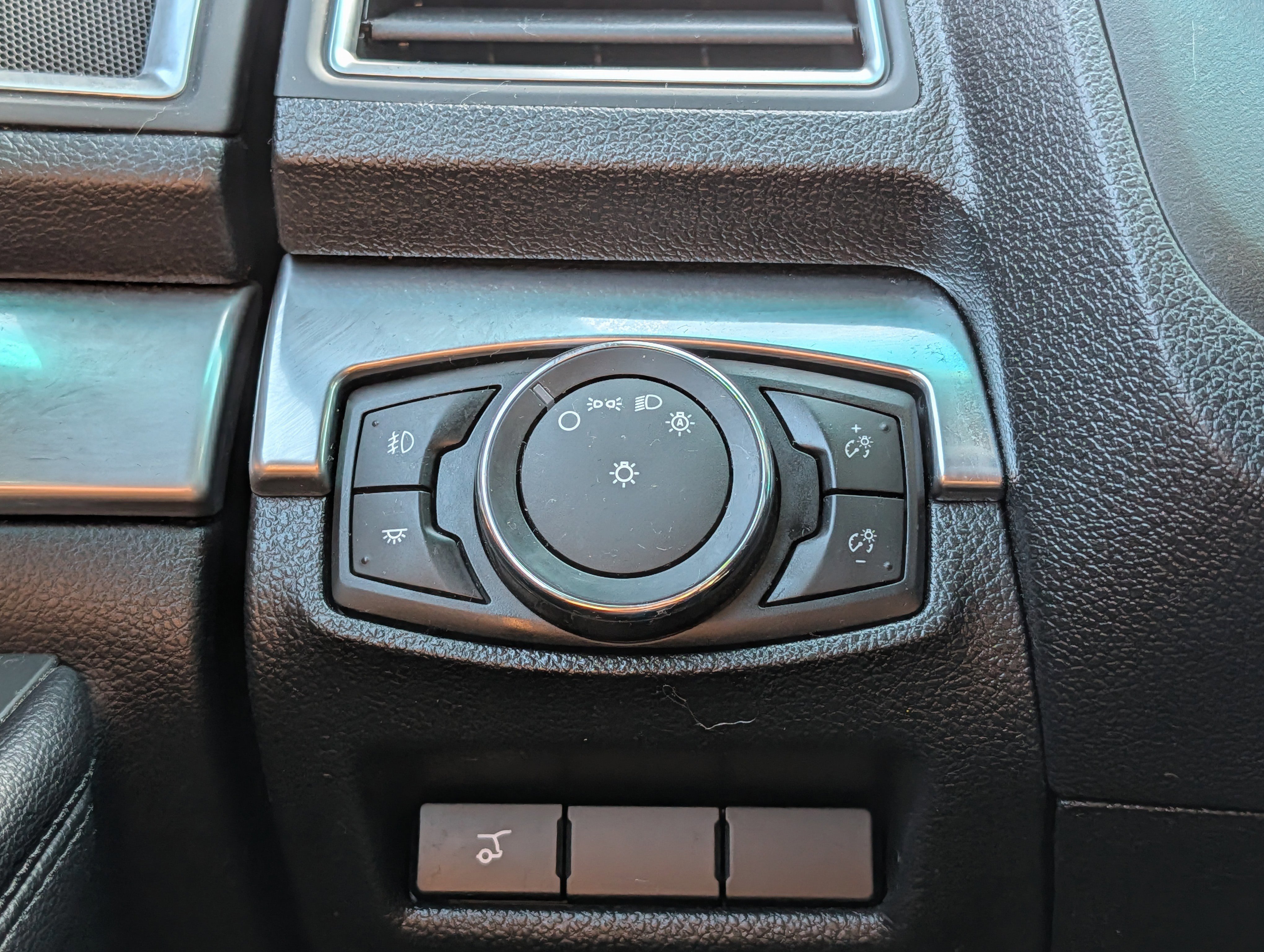 Certified 2017 Ford Explorer Limited w/ Equipment Group 303A image 27