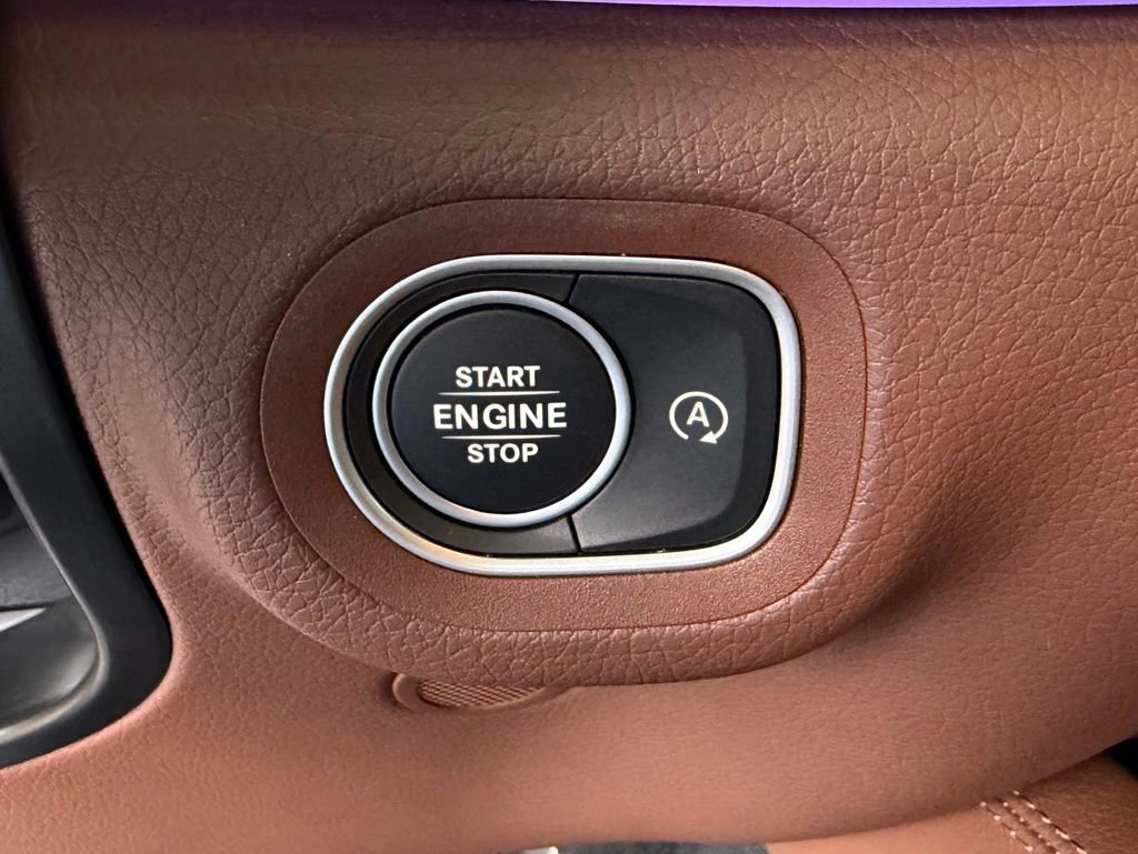Used 2025 Mercedes-Benz GLS 450 4MATIC image 28
