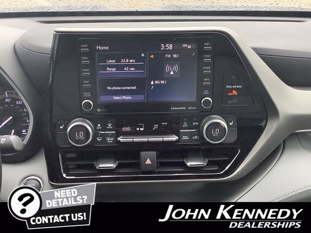 Used 2022 Toyota Highlander XLE AWD/4WD image 19