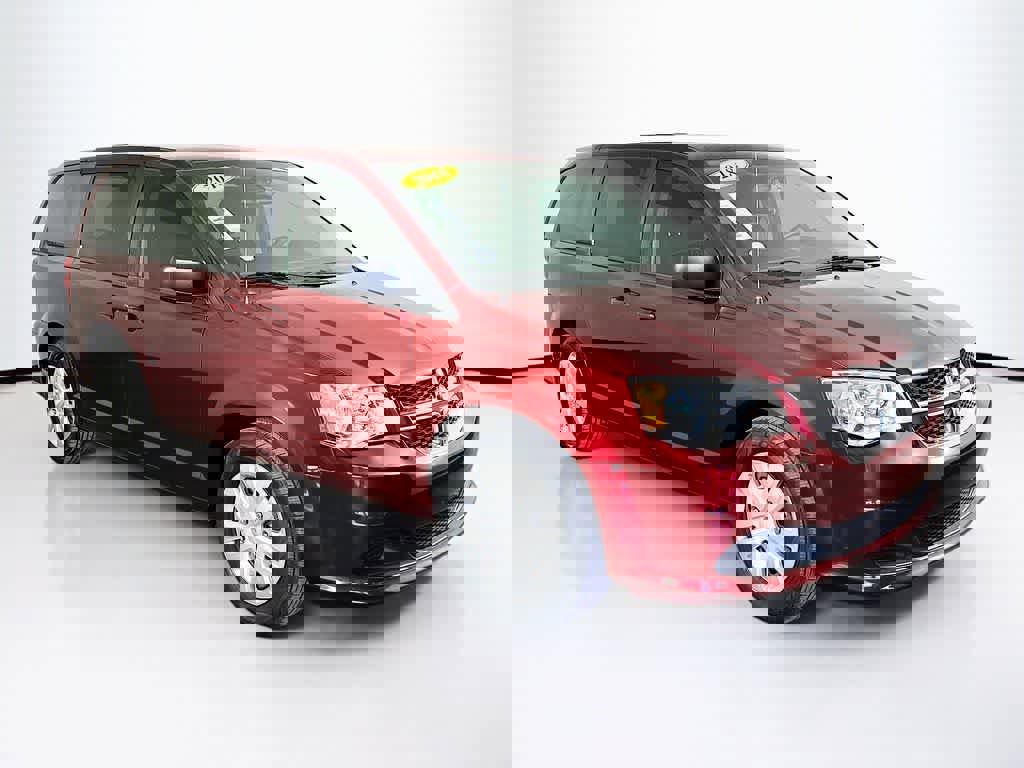 Used 2018 Dodge Grand Caravan SE w/ UConnect Hands-Free Group image 24