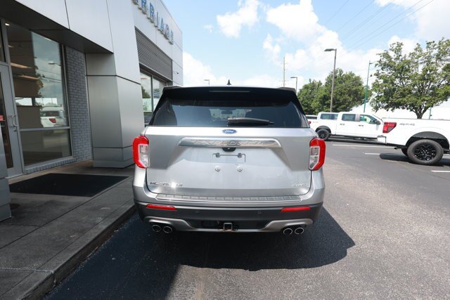 Certified 2021 Ford Explorer Platinum w/ Equipment Group 601A AWD/4WD image 4