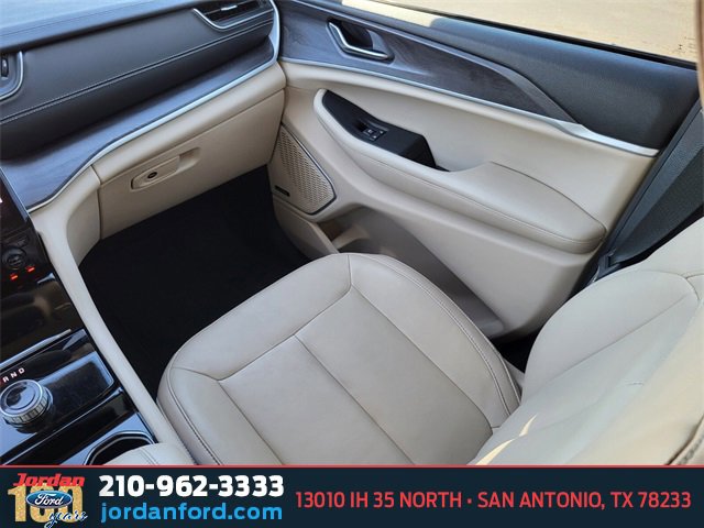 Used 2022 Jeep Grand Cherokee L Limited image 15